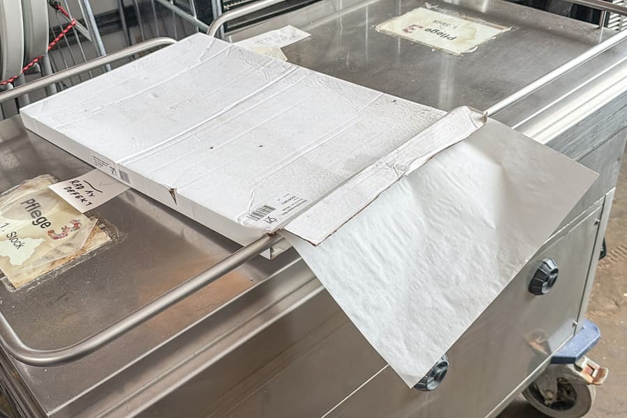 Karton mit Backpapier